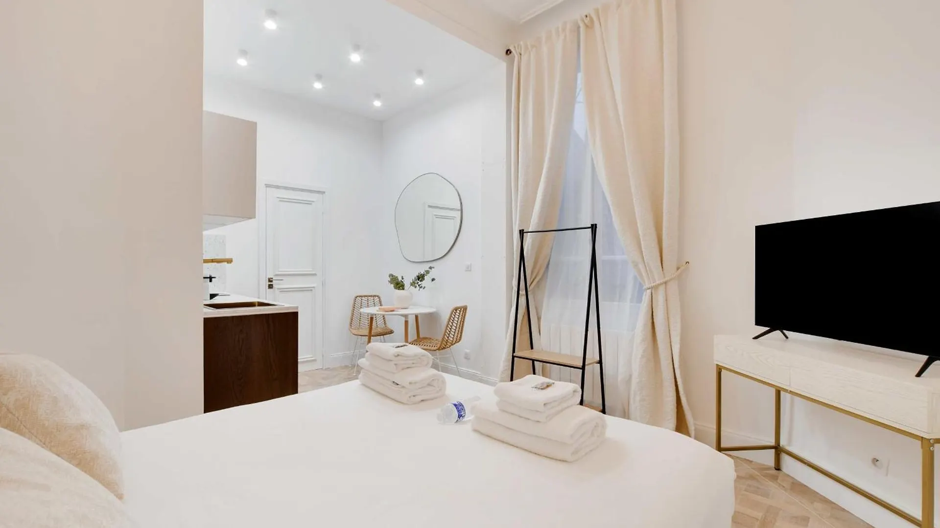 Cozy Studio In The Heart Of Apartment Paris