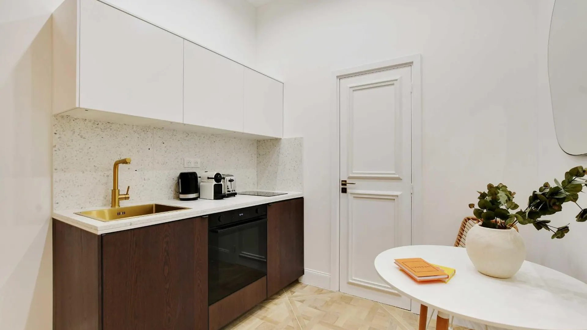 Cozy Studio In The Heart Of Paris