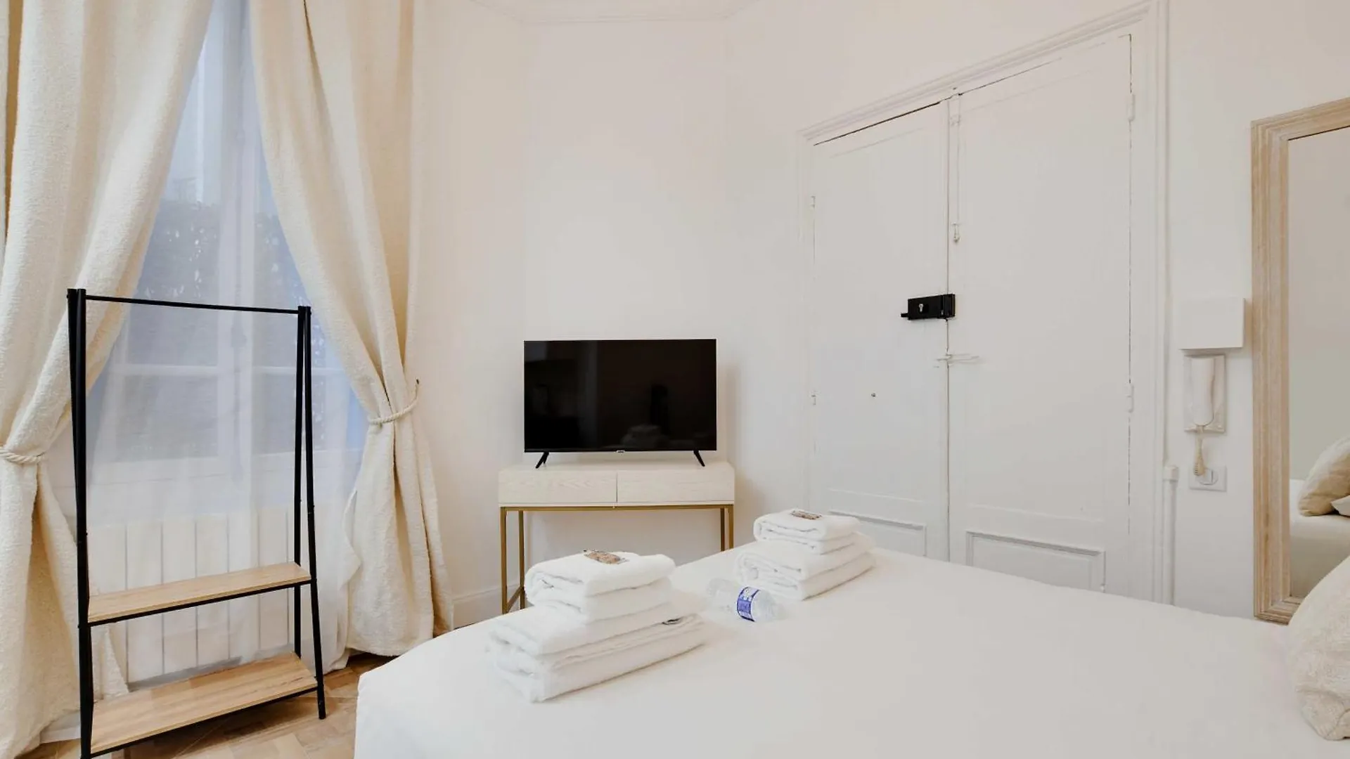 Cozy Studio In The Heart Of *